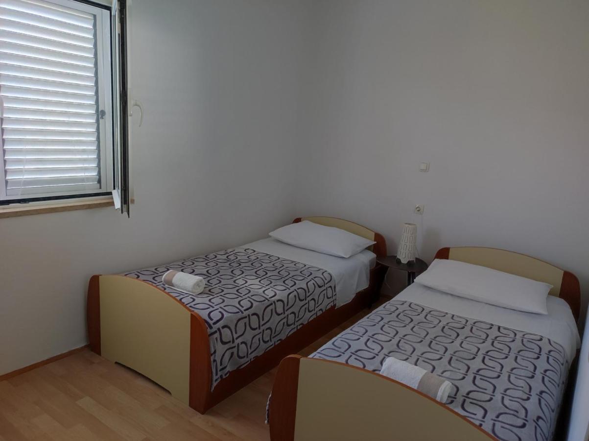 Apartments Kampor Damira Раб Экстерьер фото